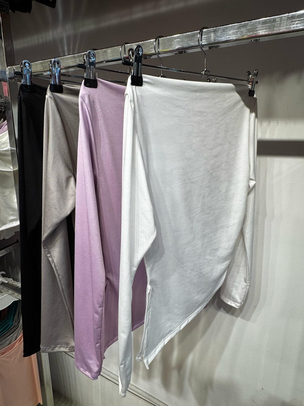 Remera pico frunces m-larga emporio - Imagen 6