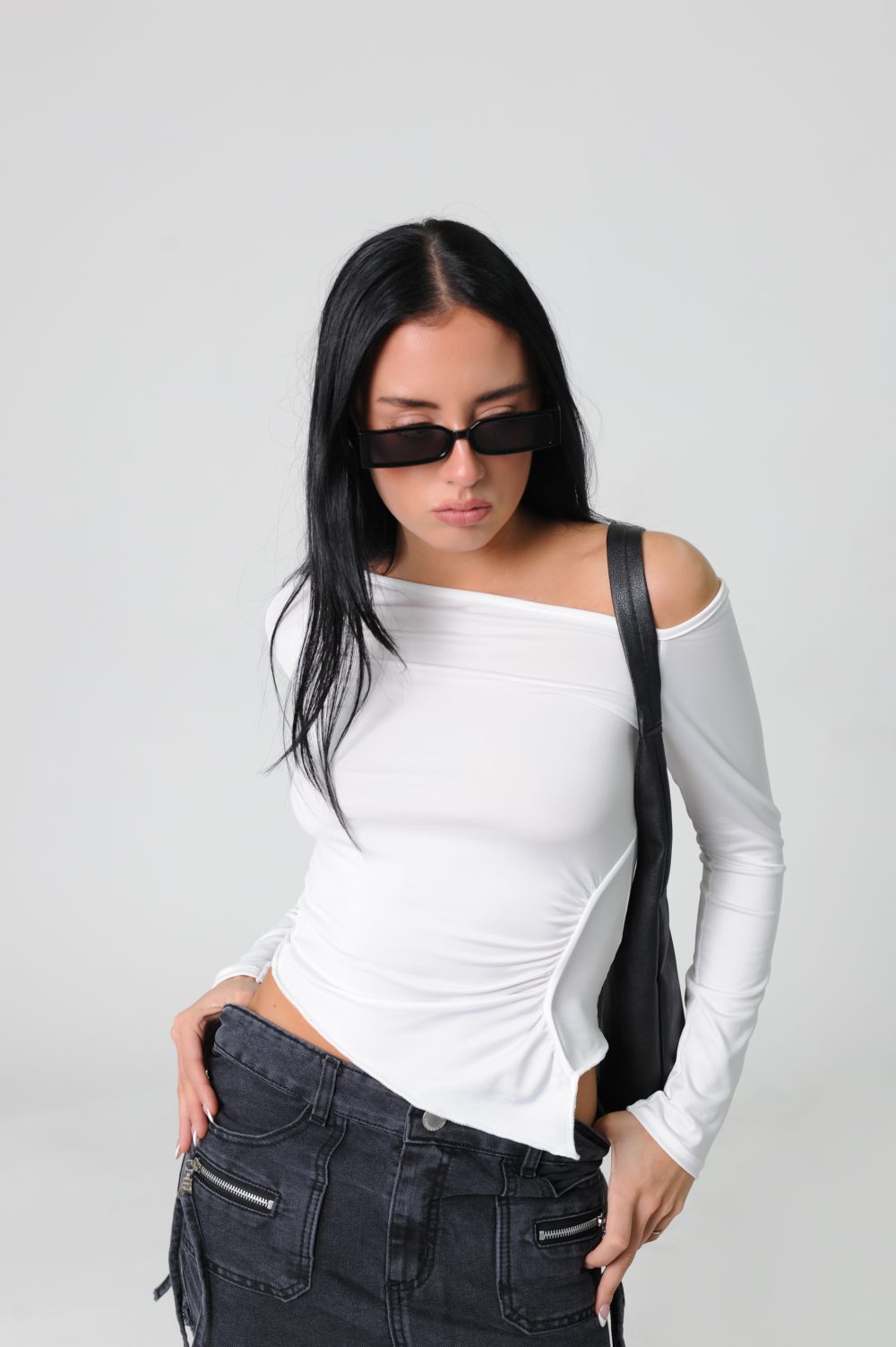 Remera pico con vivo y frunces emporio - Imagen 4