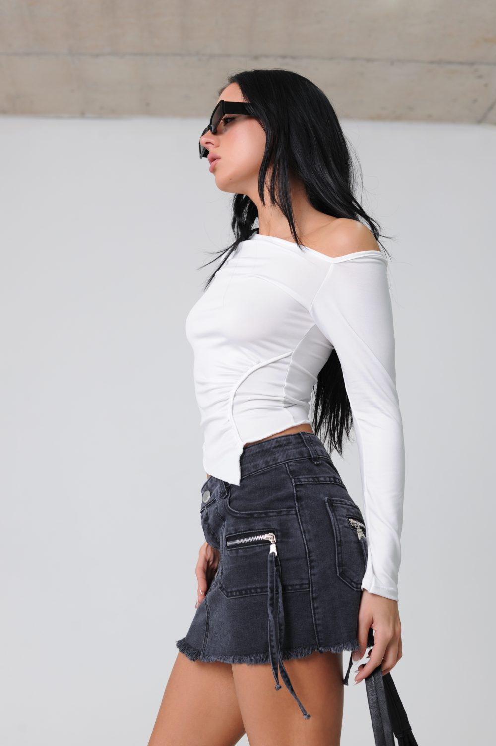 Remera pico con vivo y frunces emporio - Imagen 3