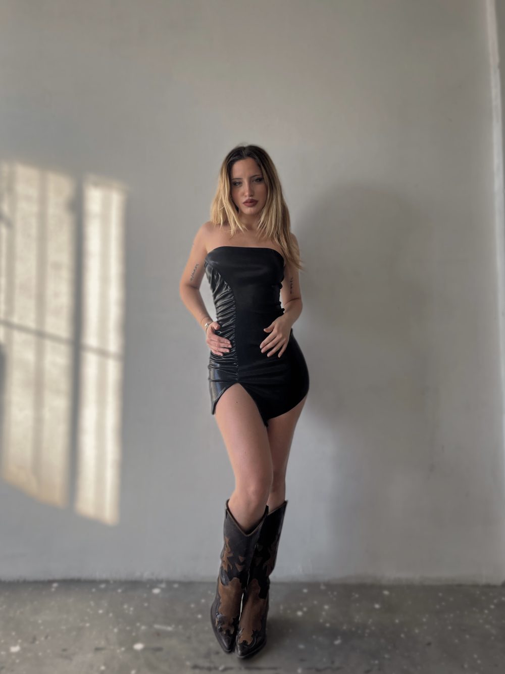 Vestido broadway frunces pico - Imagen 3